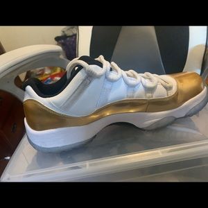 Jordan 11 retro low
